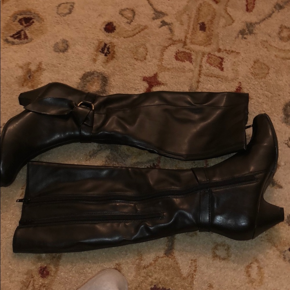 Aerosoles heeled boots